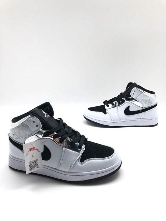 Женские кроссовки Nike Dunk High - White / Black / Silver