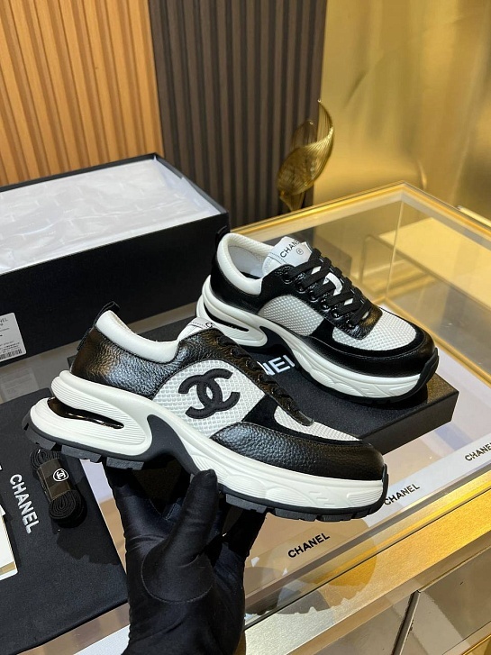 Женские кожаные кроссовки Chanel Premium - Black / White