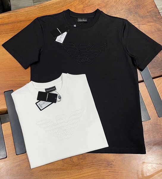 Мужская футболка Emporio Armani чёрного цвета