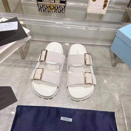 Женские замшевые сандалии Prada   