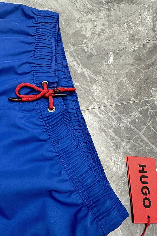 Мужские шорты Hugo Boss синего цвета