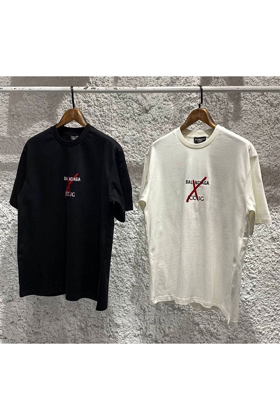 Белая оверсайз футболка Balenciaga Collaboration