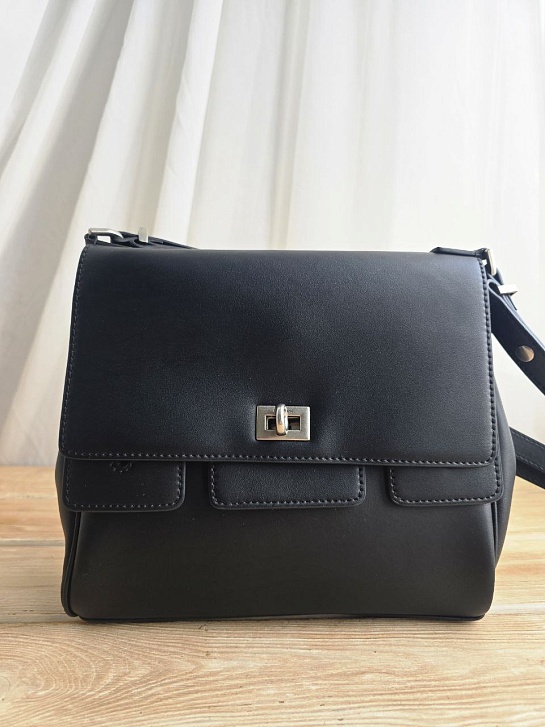 Кожаная сумка Balenciaga 23x20 см
