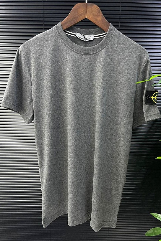 Серая мужская футболка с патчем на плече Stone Island