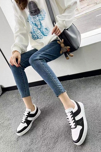 Женские кожаные кроссовки Celine   