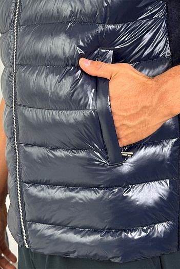 Мужской тёмно-синий жилет Moncler   