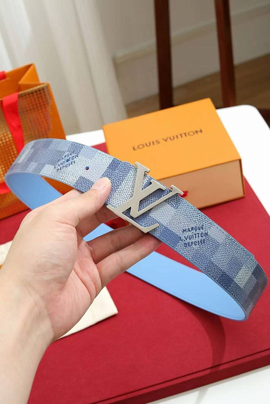 Кожаный ремень Louis Vuitton Initiales Damoflage