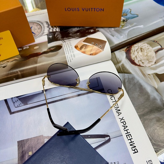 Солнцезащитные очки Louis Vuitton Clockwise