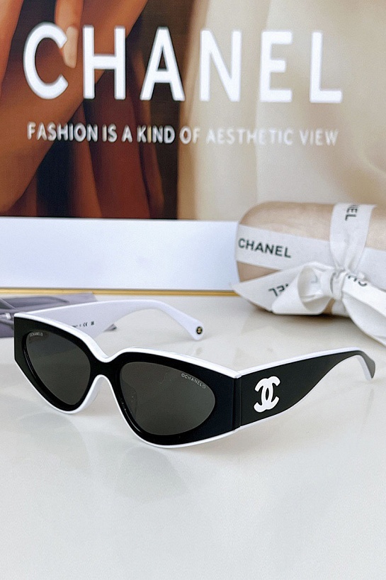 Солнцезащитные очки Chanel Cat Eye
