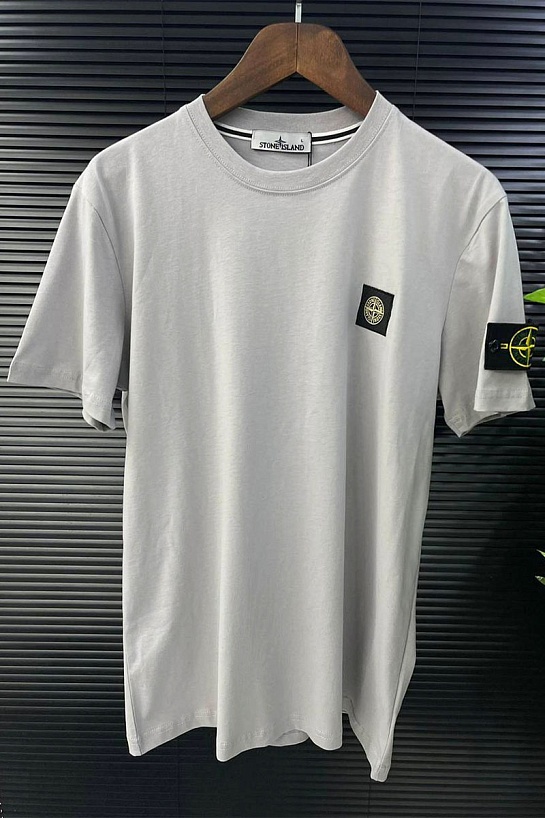 Серая мужская футболка с патчем на плече Stone Island