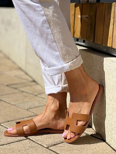 Женские бежевые шлёпанцы Hermes   