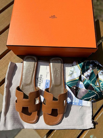 Женские бежевые шлёпанцы Hermes   