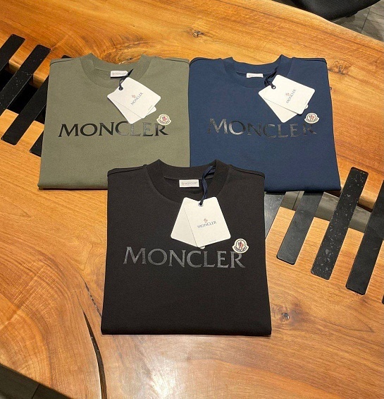 Мужской чёрный свитшот Moncler logo-patch
