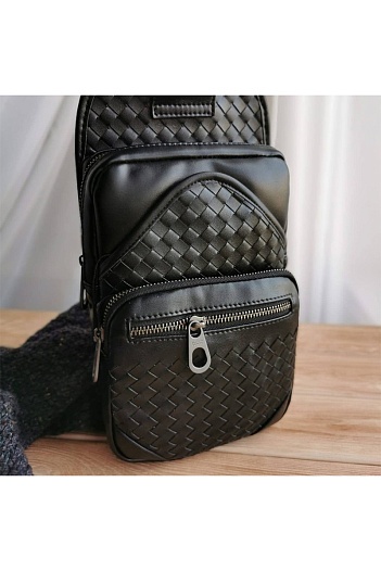 Кожаная чёрная сумка Bottega Veneta 33x17 см   
