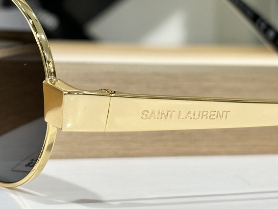Солнцезащитные очки Yves Saint Laurent Eyewear