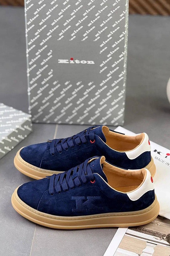 Замшевые кроссовки Kiton синего цвета