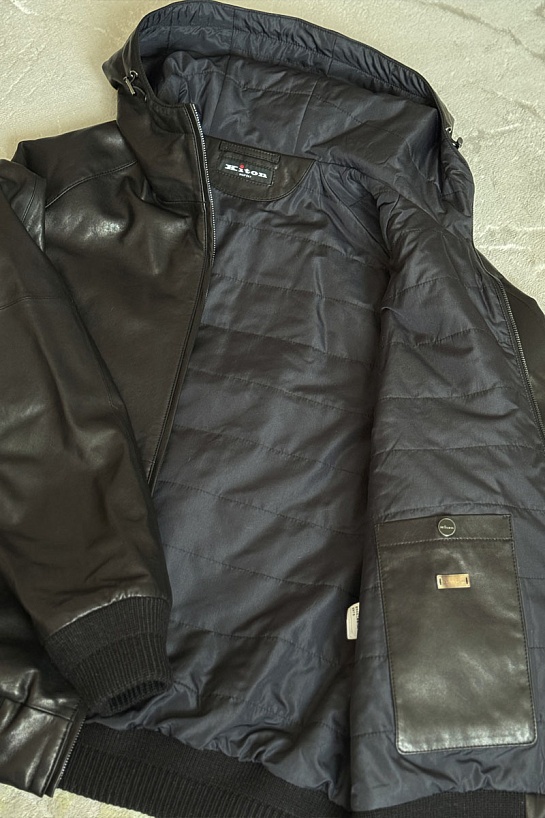 Кожаная куртка чёрного цвета Kiton Premium
