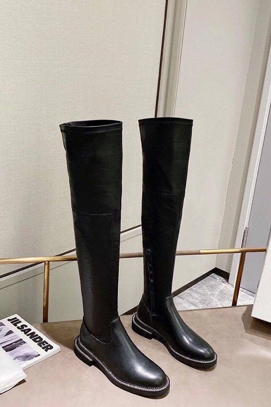 Женские кожаные ботфорты Givenchy чёрного цвета