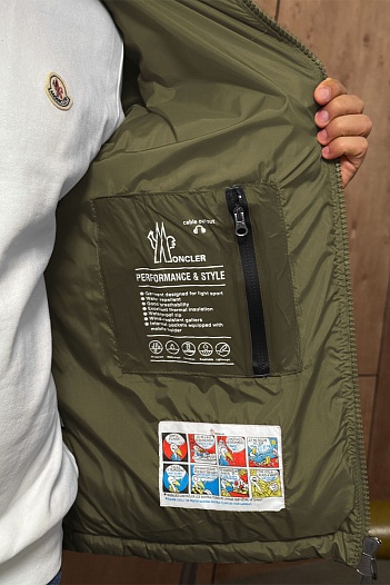 Мужская куртка Moncler зелёного цвета   