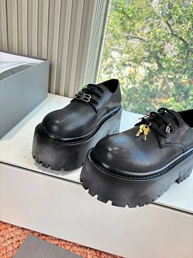Женские кожаные ботинки Balenciaga Strike Platform Derby premium   