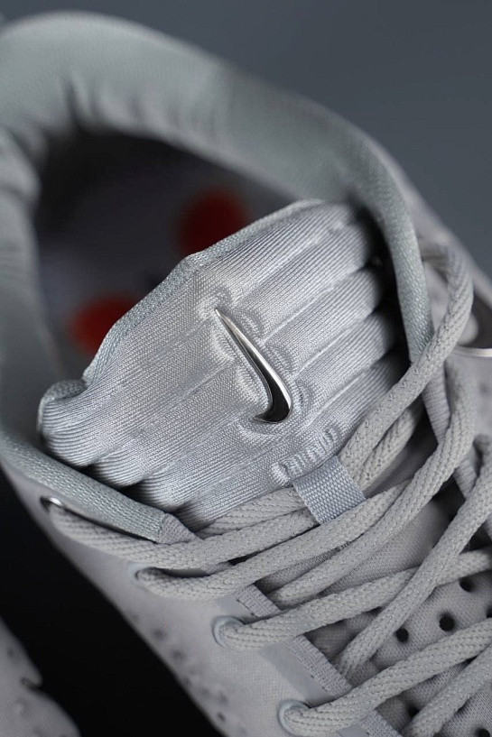 Кроссовки Nike Mind 002