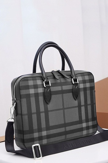 Кожаная сумка Burberry серого цвета 36x28x9 см   