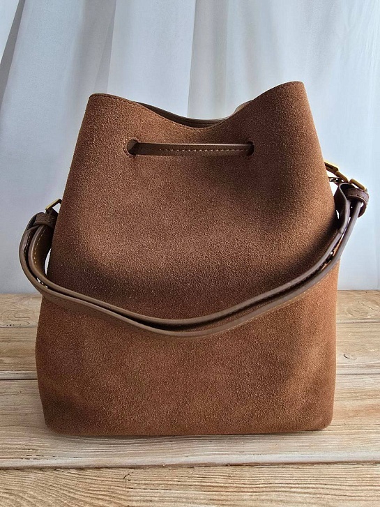 Замшевая сумка Yves Saint Laurent  Paris VII Pochon