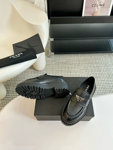 Женские лоферы чёрного цвета Prada Monolith premium   