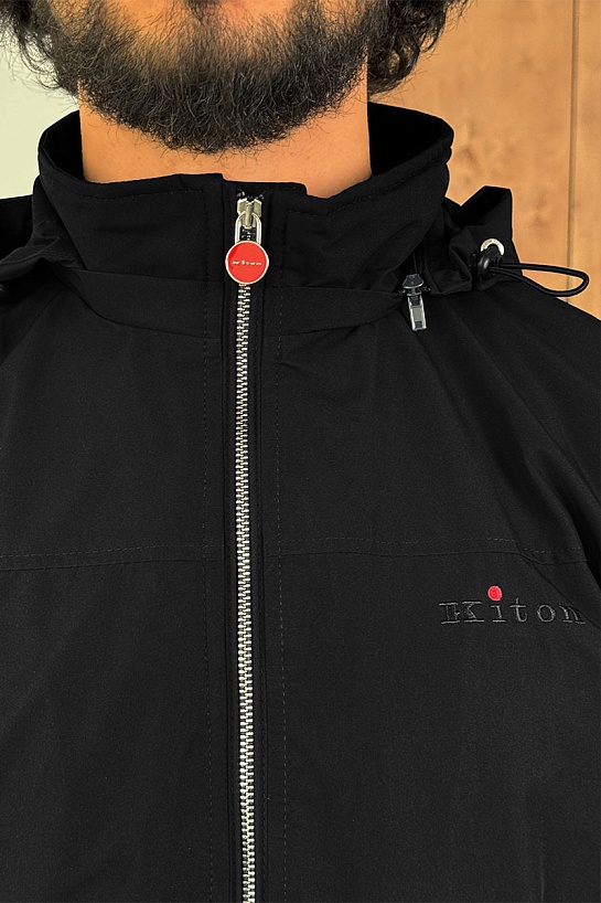 Мужская чёрная ветровка Kiton