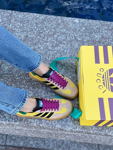 Женские кроссовки Gucci x Adidas Gazelle Collaboration - Beige   