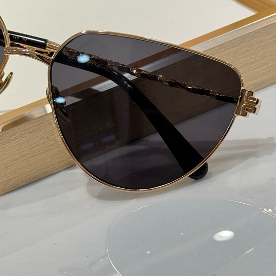 Солнцезащитные очки Tory Burch Cat Eye