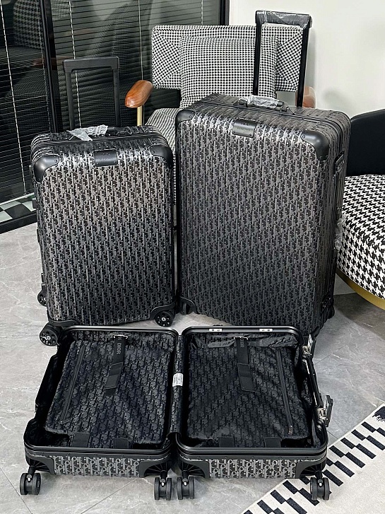 Чемодан Rimowa x Dior Aluminum M Premium 67x42x27 см