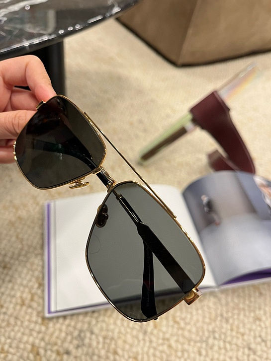 Солнцезащитные очки Dior