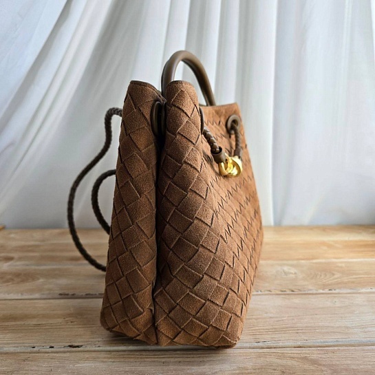 Замшевая сумка Bottega Veneta 30x23 см