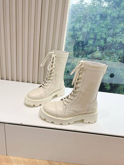 Женские кожаные ботинки белого цвета Dior   