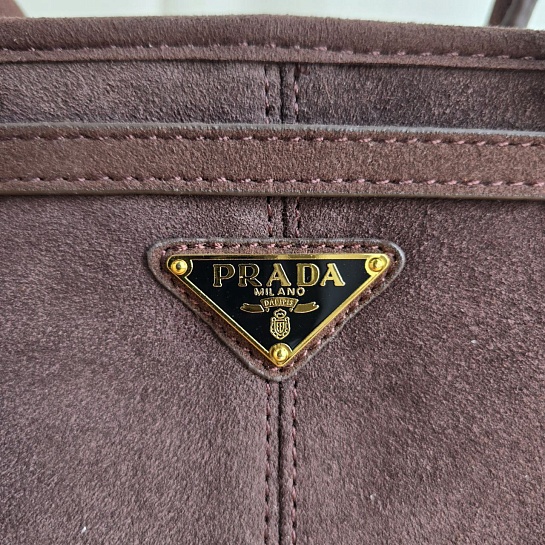 Замшевая сумка Prada Bonnie medium 32x14 см