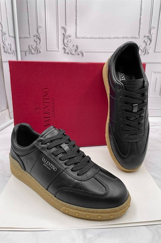 Кожаные кроссовки Valentino Garavani Upvillage - Black