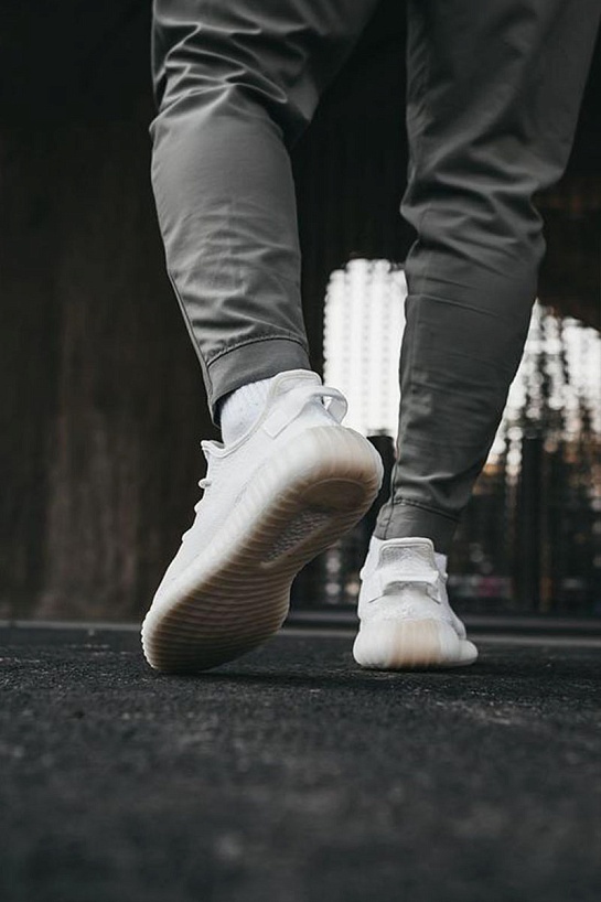 Кроссовки Adidas Yeezy Boost 350 V2 Triple White