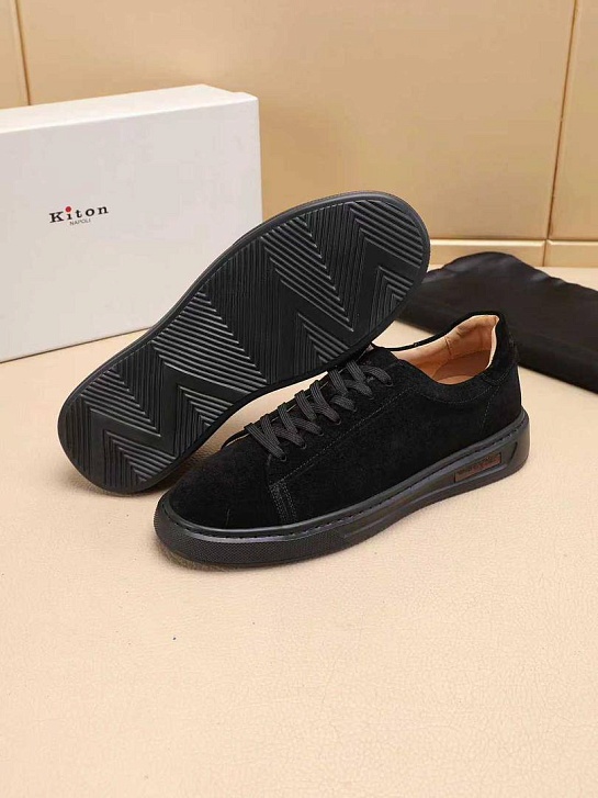 Мужские замшевые кроссовки Kiton