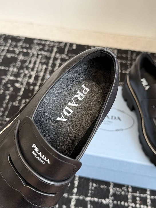 Женские кожаные лоферы Prada premium