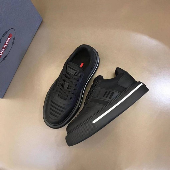 Мужские комбинированные кроссовки Prada