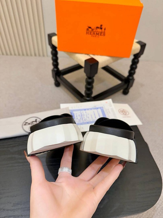 Кожаные шлёпанцы Hermes Infra