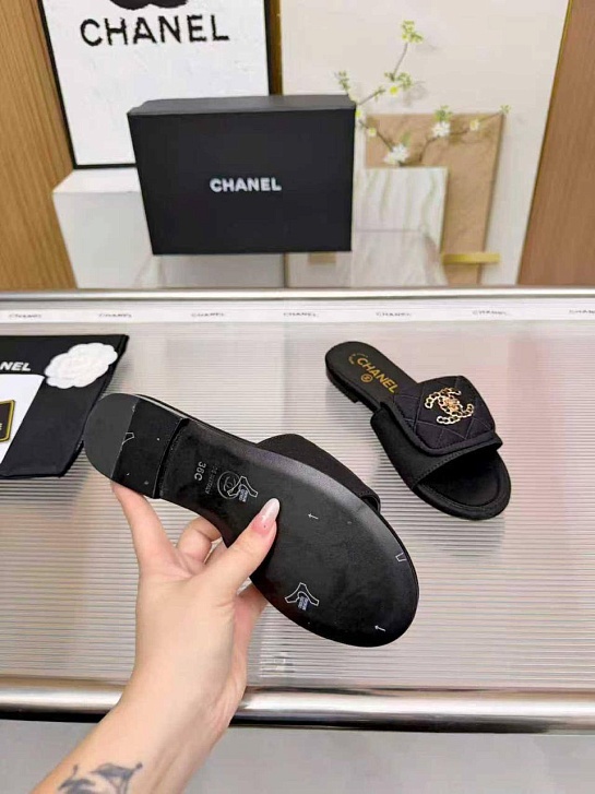 Женские кожаные шлёпанцы Chanel premium