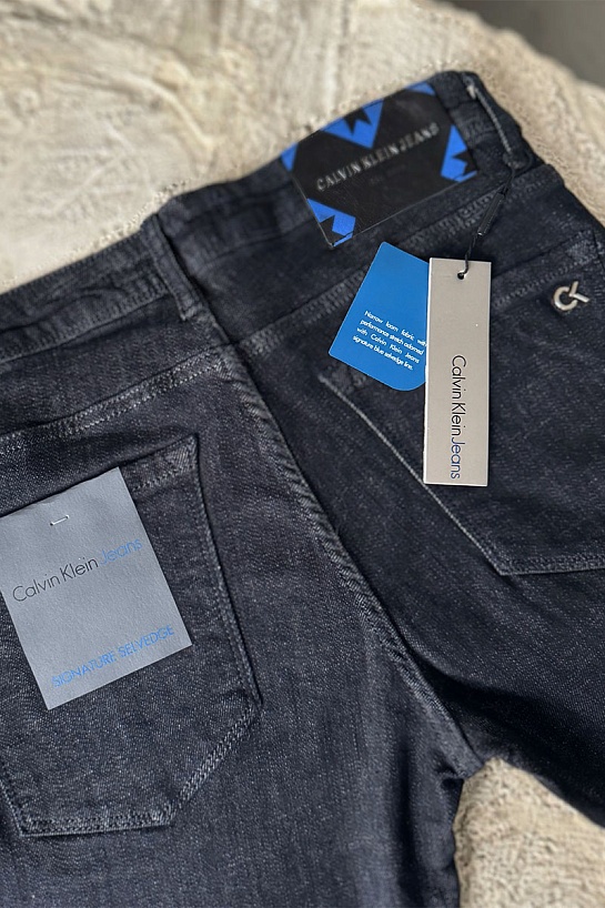 Мужские чёрные джинсы Calvin Klein logo-plaque
