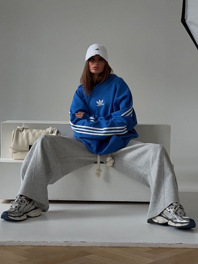 Женское худи синего цвета Balenciaga x Adidas   