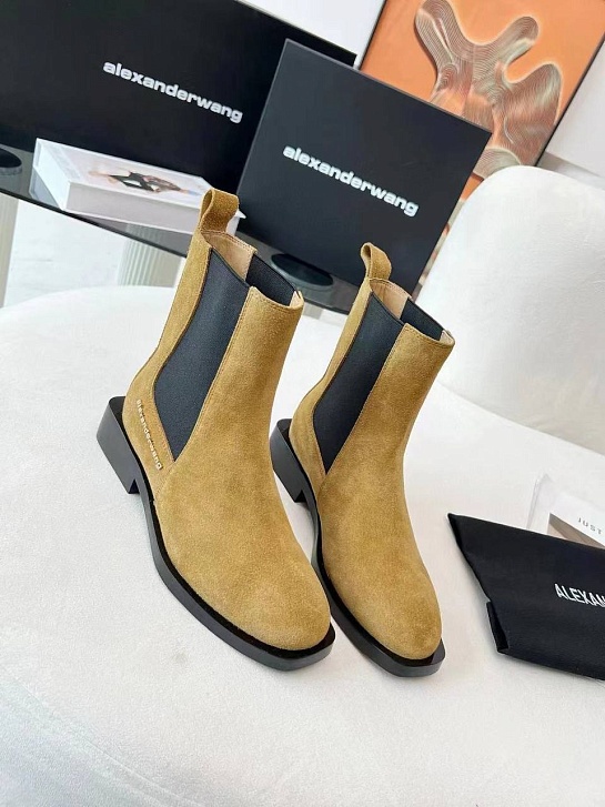 Женские замшевые ботинки Alexander Wang коричневого цвета