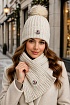 Комплект из шапки и шарфа бежевого цвета Moncler logo-patch