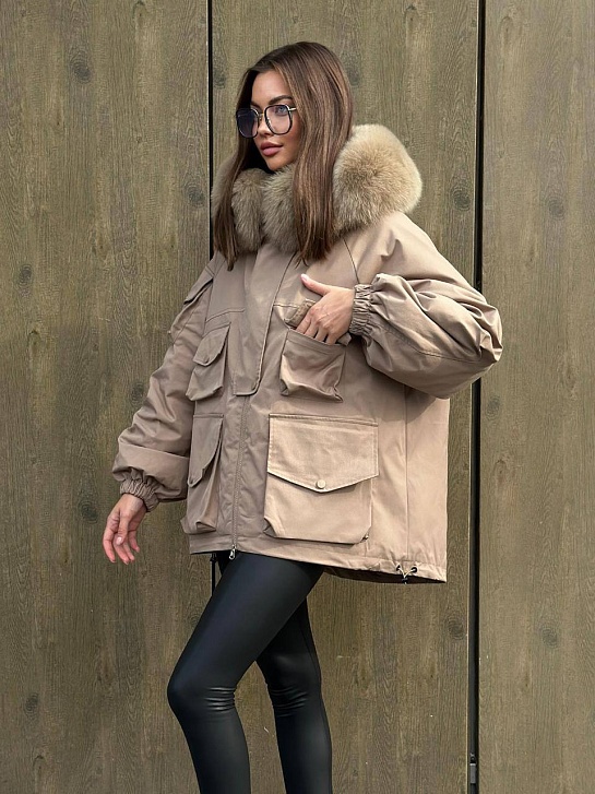 Женский бежевый пуховик с натуральным мехом Max Mara
