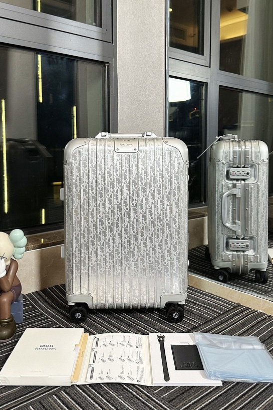 Чемодан Rimowa x Dior Aluminum S Premium 53x37x22 см