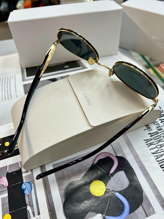Солнцезащитные очки Prada Loden Lenses
